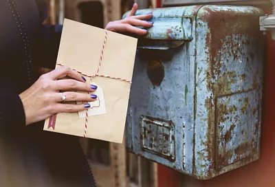 Шадаев: маркетплейсы оставили «Почту России» без прибыли