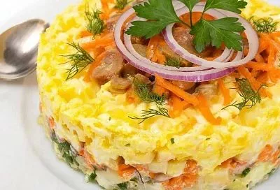 Салат Мимоза без картошки с сыром: охладила, натерла слои, и салат воздушный, тающий во рту