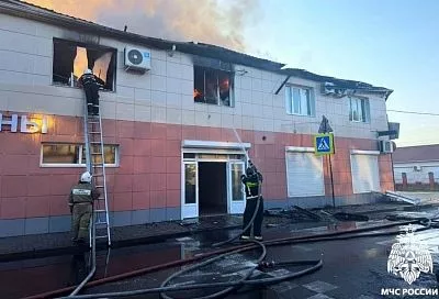 Магазин шин горит в Краснодаре