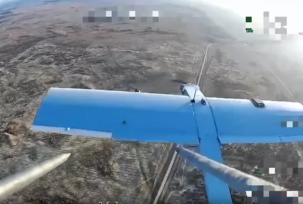 Российский FPV-дрон уничтожил тараном ударный беспилотник ВСУ: воздушный бой БПЛА попал на видео