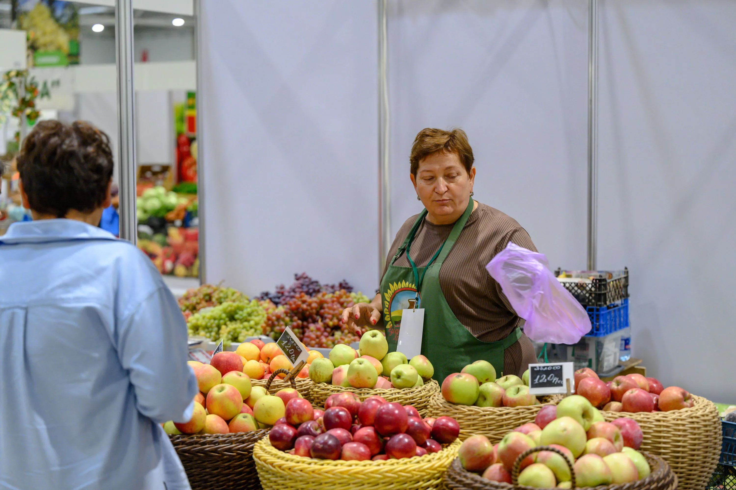 Овощи-фрукты, кубанские продукты: в Краснодаре работает главная краевая осенняя ярмарка 