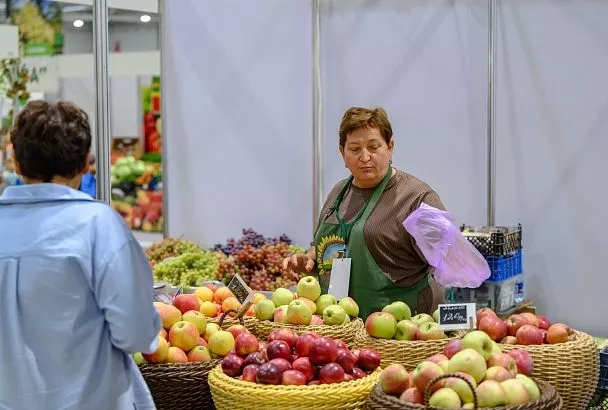 Овощи-фрукты, кубанские продукты: в Краснодаре работает главная краевая осенняя ярмарка 