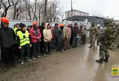 Более 100 мигрантов-нелегалов выявили за новогодние праздники в Краснодарском крае