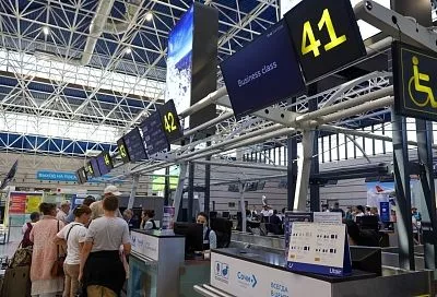 Почти 150 рейсов задерживаются в аэропортах Краснодара и Сочи