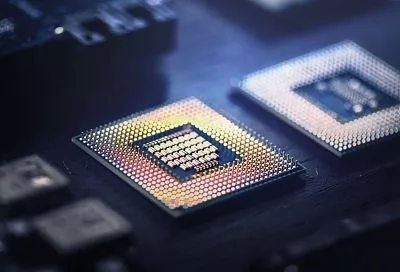 Почему процессоры Intel проигрывают AMD в играх