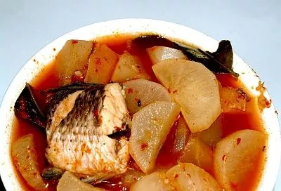 Как сварить вкусную уху из свежей рыбы всего за полчаса