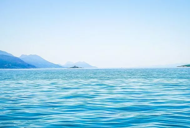 Теплая вода у берегов Крыма продержится еще не одну неделю