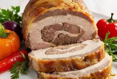 Беру фарш и через 15 минут готов вкуснейший рулет на праздничный стол. Понадобятся всего пять ингредиентов