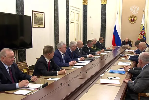 Владимир Путин провел совещание по вопросам снабжения топливом регионов России