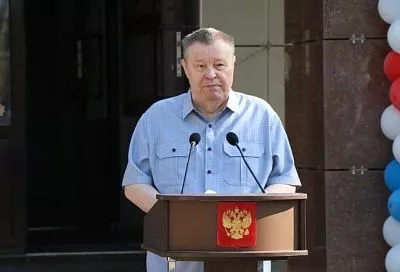 Владимир Устинов поздравил с Днем знаний школьников Кореновского района