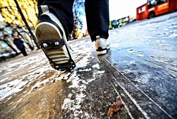 Этот метод прост и доступен каждому. Как защитить обувь от гололеда: 5 простых методов