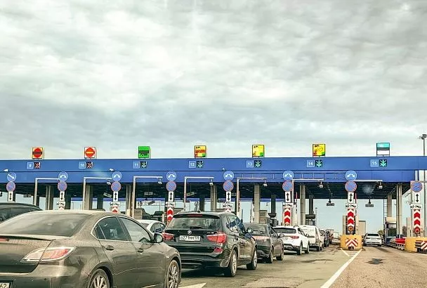 Все дороги России могут стать платными в 2030 году