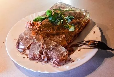 Чудо-студень: какими полезными свойствами обладает холодец