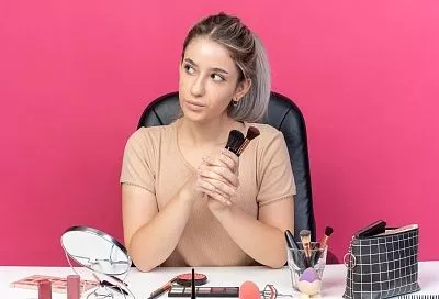 Время наводить порядки: через сколько времени косметика становится вашим злейшим врагом