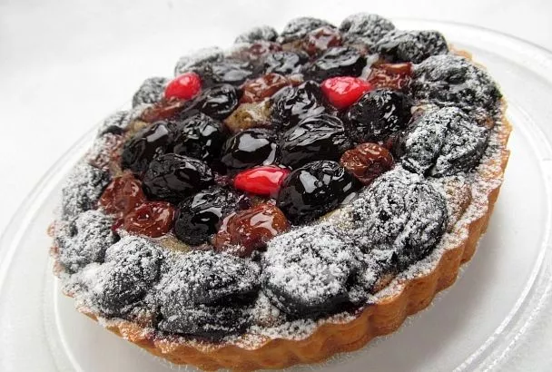 Подруги, когда собираются ко мне в гости, заранее просят, чтобы испекла для них именно эти тарталетки с творогом и сладкими ягодами