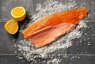 Три лучших способа засолки красной рыбы: справится даже начинающий ребенок 