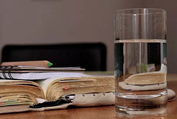 "Давитесь своей водой!" Доктор Мясников высказался о тех, кто заставляет себя пить