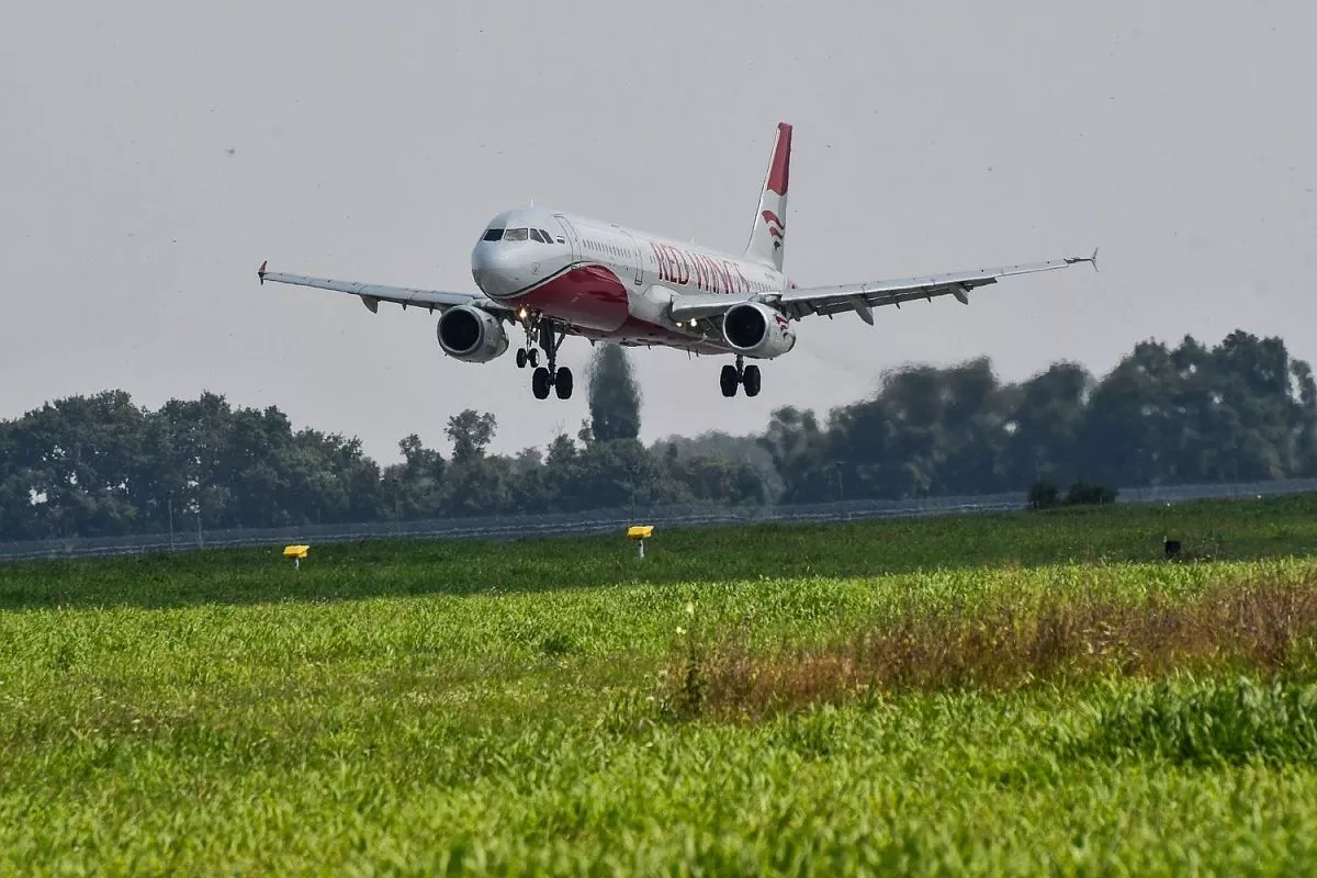 Лучшие снимки представители авиакомпаний выберут на конкурсе.