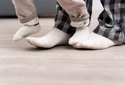 Три проверенных способа вернуть идеальную чистоту белым носкам из хлопка. Забудьте про дорогущие отбеливатели!