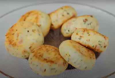 Такая нежнятина! Эти сырники с творогом и ветчиной от шефа Ивлева готовятся на раз-два: яркий рецепт с вау-эффектом