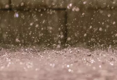 Сильный дождь с грозой накроет Сочи в ближайшие часы