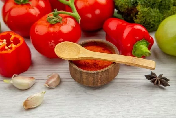 Нет терпения ждать зимы: готовлю из свежих помидоров аджику и сразу же ем ее с пастой или мясом