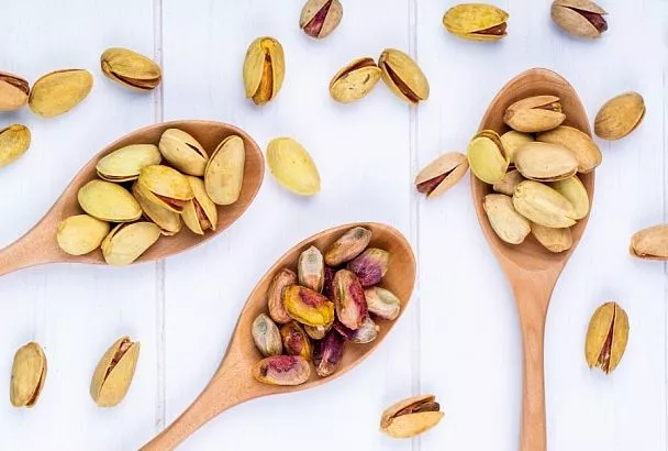 Ешьте, ради супруга: врач назвал неожиданное свойство фисташек