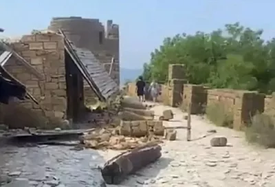 Разрушенные «Грозовые ворота» в Геленджике восстановят активисты