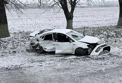 Volkswagen занесло на «Ладу» на мокрой дороге в Краснодарском крае. 4 человека в больнице