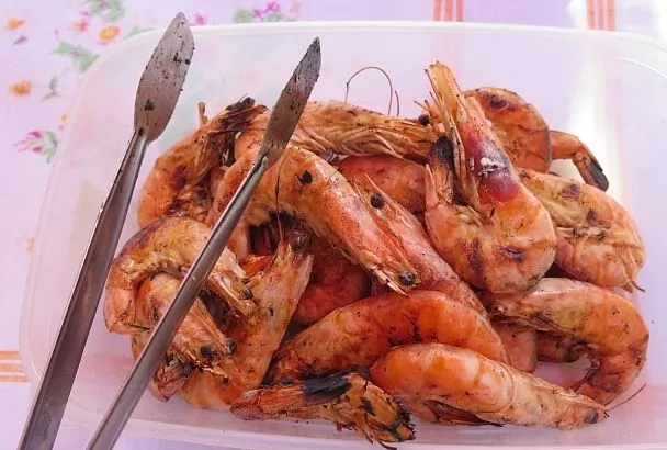 После семейных пиршеств с креветками не выбрасываю очистки, а варю из них вкуснейший соус для пасты или риса