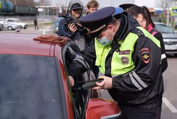 Полицейские ищут в Краснодаре тонированные машины