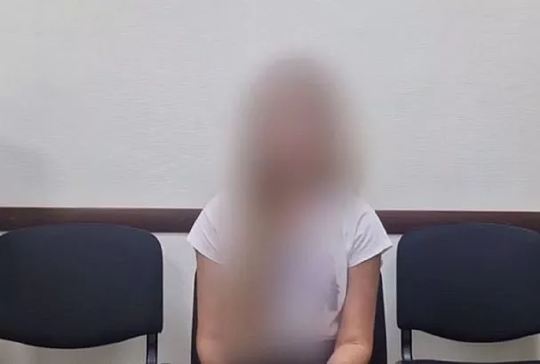 Полицейские и работники банка не дали двум кубанцам перевести мошенникам почти 2 млн рублей