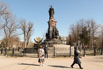 Стилист назвала самые модные цвета весны