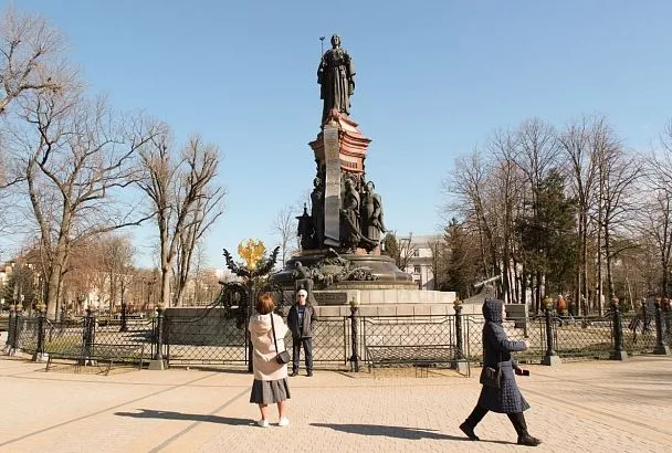 Стилист назвала самые модные цвета весны