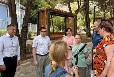 Благоустройство без границ: две зеленые зоны обрели новый облик в поселке Лазаревском