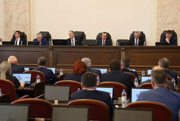 Доступность оказания транспортных услуг населению рассмотрели на сессии ЗСК