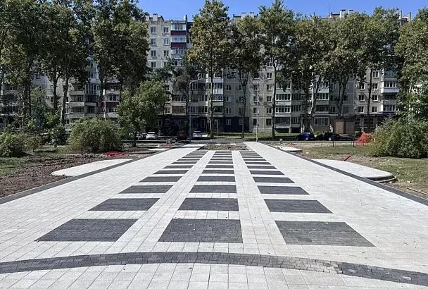 Парк в Белореченске благоустраивают по нацпроекту: работы планируют завершить до конца года