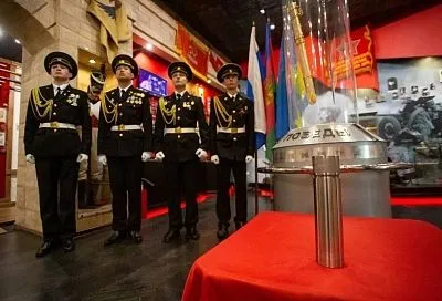 Капсулу с посланием от ветеранов для молодежи будущего заложили в Анапе: ее откроют 9 мая 2045 года