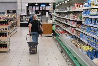«Бесплатный» шопинг в гипермаркете закончился обязательными работами для семьи из Краснодара