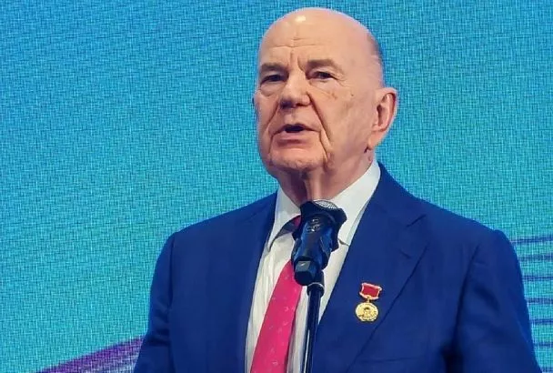 Главврач ККБ №1 Владимир Порханов получил медаль им. М.И. Давыдова за развитие онкохирургии в стране 