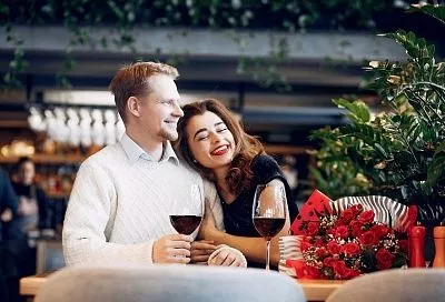 Может ли женщина первой объясняться в любви, чтобы про нее ничего не подумали, – мнение психолога