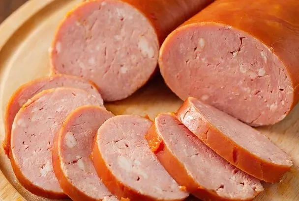 Куриная колбаса, готовлю и сразу в бутылку: получается сочной и нежной, прекрасно подходит для бутербродов 