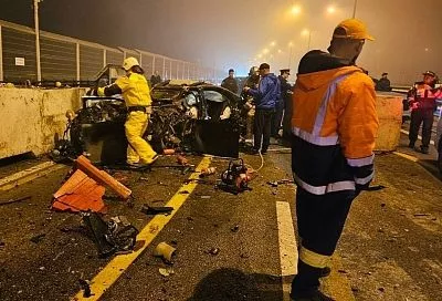 Два человека погибли в ДТП на Крымском мосту: пострадали дети