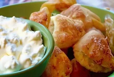 Творожное печенье «Гусиные лапки» никогда не бывает сухим: замесили тесто за 5 минут, и хрустящая корочка, нежная серединка, как в детстве