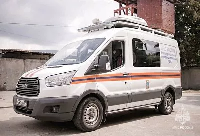 Пьяная жительница Сочи упала в ручей и не могла из него выбраться. Ее транспортировали спасатели