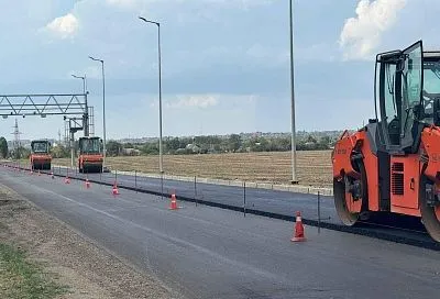 Дорогу в Усть-Лабинском районе ремонтируют по нацпроекту