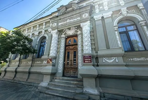 Крыша едет вместе с домом: невероятные случаи, когда целые здания перемещали на новое место