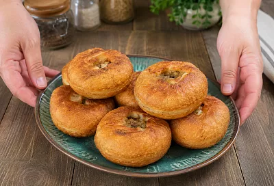 Беляши с курицей без дрожжей: мягкое тесто замешиваем на кефире