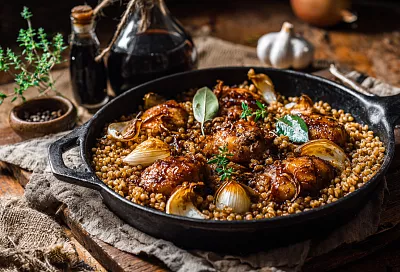 Гречка с курицей, от которой невозможно оторваться! Беру сковороду, 25 минут – и ужин на столе вкуснее, чем в ресторане!