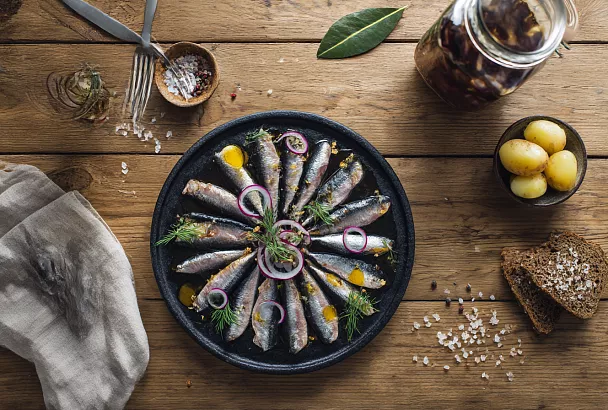 Малосольная селёдка в пряном тузлуке к новогоднему столу